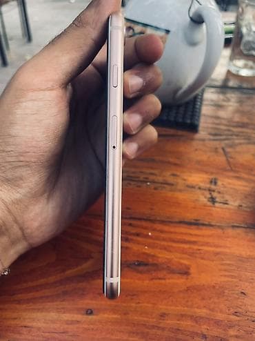 apple 11 mini: IPhone 8 — 3