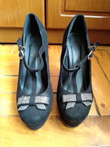 qadınlar üçün ketlər vans old skool: Tuflilər, Ölçü: 39, rəng - Qara, İşlənmiş — 1