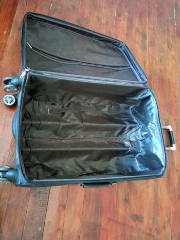 купить чемодан на колесах: Tünd boz rəngli, şaquli zolaqlı çamadan. Çamadanın yuxarı hissəsində — 7