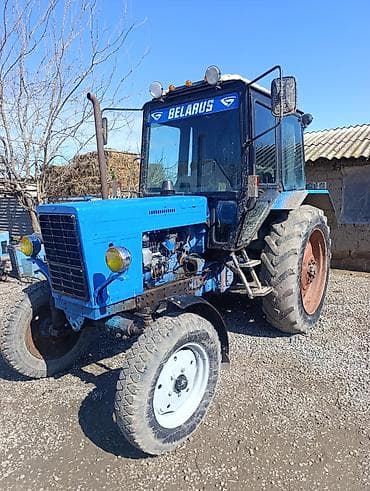 Belarus MTZ tipli kənd təsərrüfatı traktoru - Güclü dizel mühərriki — 2