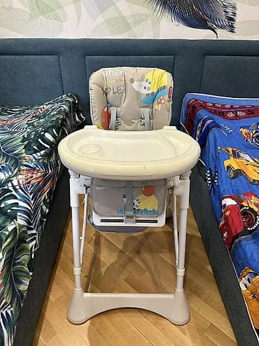 Usaq yemek masasi. Forbaby firmasinin. Seliqeli veziyyetde. Tam