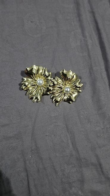 Zərgərlik əşyaları: Müxtəlif növ bijuteriyalar satılır, seçim çoxdur. Hamısı əla — 4