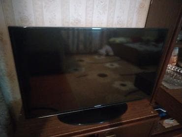 LED televizor, təxminən 40–43 düym ekran ölçüsü - Marka: Samsung