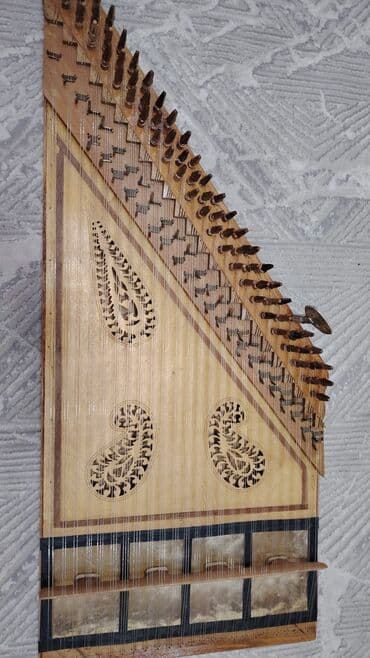 Musiqi alətləri: Azərbaycan kanonu ( çalğı aləti ) Ünvan Bakı şəhəri Açarı — 1