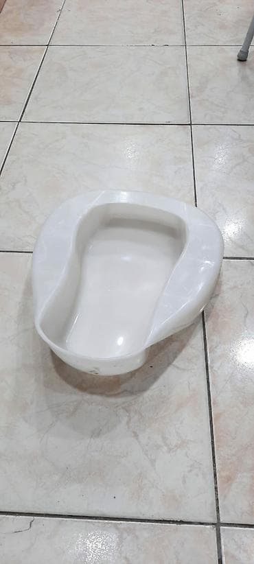 Xesteler ve yaslilar ucun yataq unitazi sudna qalin plasmasdan — 2