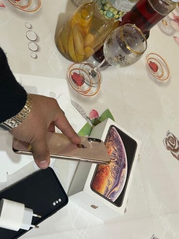 elektrik sobalarin qiymeti: IPhone Xs, 256 GB, Qızılı, Simsiz şarj — 7