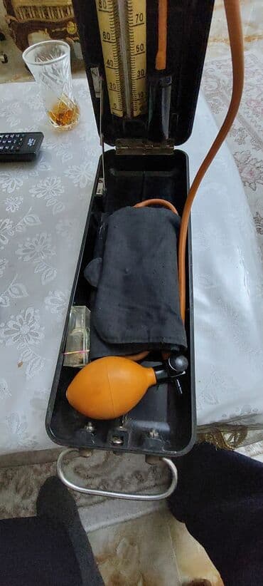 təzyiq ölçən proqram: Kiv mərcuri manometrlə mexaniki qan təzyiqi ölçən aparat — 2