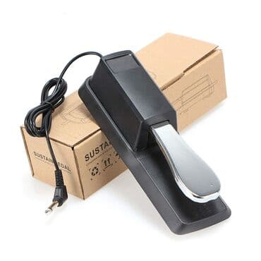 Qara korpuslu, xrom örtüklü davamlı pedal. Elektron musiqi alətləri