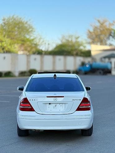 şam disk 17: Mercedes-Benz C 240: 2.6 l | 2002 il Sedan — 6