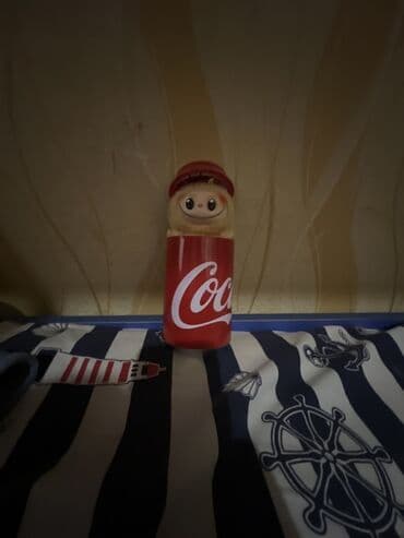 oyuncaq qaraj: Coca-Cola bankası formasında qırmızı rəngli, yumşaq doldurulmuş — 4