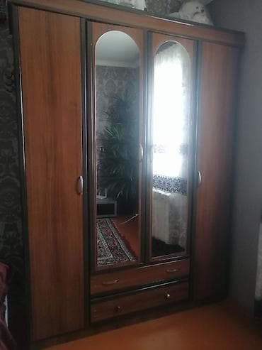 Dolablar: İşlənmiş, 4 qapılı, Güzgülü, Qəhvəyi, Taxta, Açılan, Düz dolab — 1