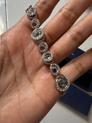 qadınlar üçün strazlı papaqlar: Bilərzik, Swarovski — 1