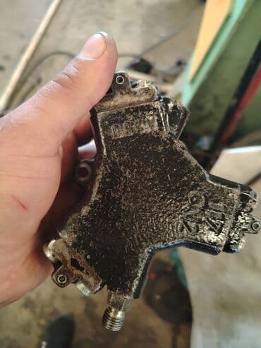 05 karbirator: 2.2 2.7cdi yanacaq nasosu, ideal, 0102522287, baki catirma var — 2