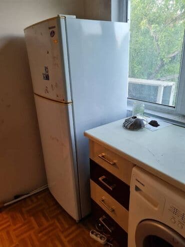 kirayə ucuz ev: 7ci mikrorayonda. 5/5, orta təmirli bütün əşyaları ilə 2 otaq, YALNIZ — 7