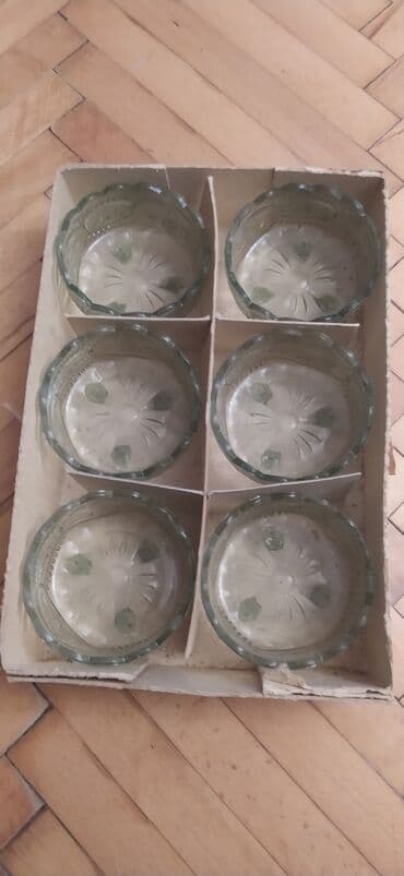 suse caynikler: Şüşə qablar, 6 ədəddir, təzədir, hamısı bir yerdə 25 AZN — 1
