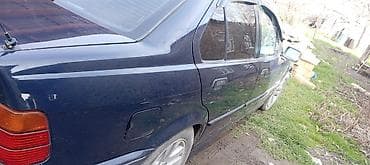 mersedes suretler qutusu: BMW 3 Series (E36) sedan - Kuzov: 4 qapılı sedan, tünd mavi rəng - — 3