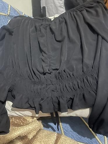 Qara şifon bluz - Rəng: qara - Parça: yüngül, axıcı şifon - Dizayn