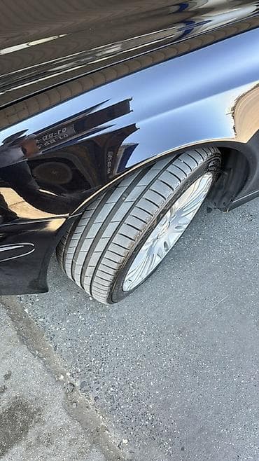 W211 R18 3 ededinde balaca cat olub duzelib.1 ededi temizdir. Qiymet