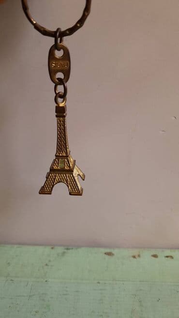 brilok: "Eyfel qülləsi Paris" açarlığı satılır — 2
