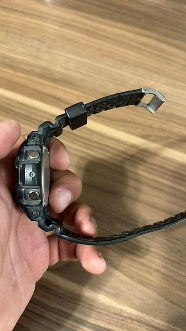 Aksesuarlar: Casio G-Shock qol saatı - Brend/model: Casio G‑Shock (orijinal), arxa — 2