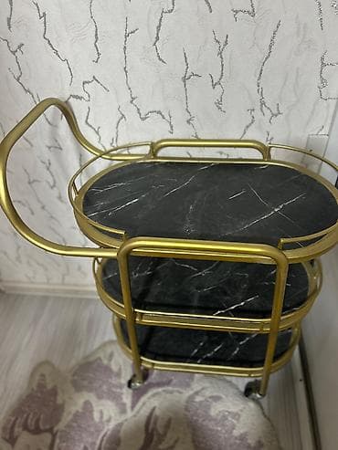 pol parket: Üçrəfli servis/bar arabası - Dizayn: Qızılı rəngli metal karkas, oval — 1