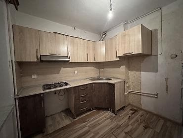 Mətbəx mebeli dəsti – L formalı, ağac teksturalı lamina fasadlar — 1