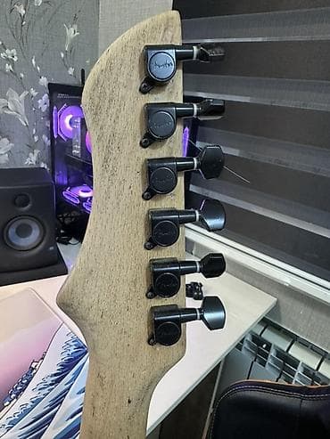 gitara kabel: Gitara ideal veziyyetdedir. islekdir. uzerinde qara Fender burgular — 7