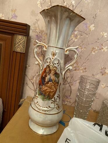 gözəl ev şəkilləri: Bir vaza, Farfor — 1