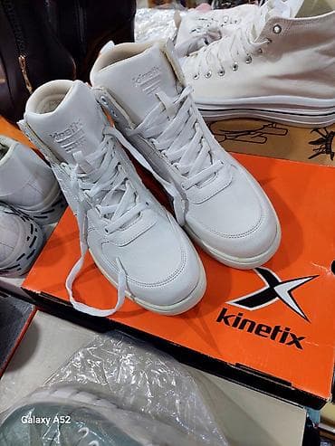 ağ krasovka: Kinetix ağ rəngli uniseks idman ayaqqabısı (high-top) - Marka/model — 1