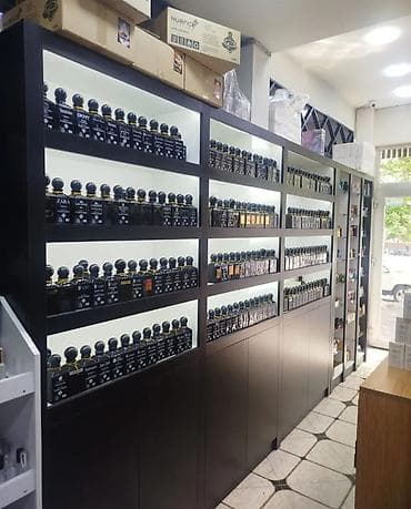 mojet bit parfum: Ətir vitrini təcili satılır. münasib qiymətə — 2