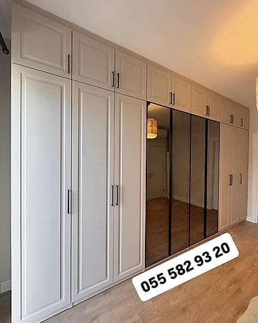 açıq dolab: Geniş həcimli quraşdırma qarderob sistemi - Klassik panel qapılar və — 2