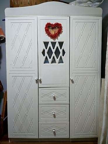 F99Dolab satılır 180₼. Yaxşı vəziyyətdədir. Çatdırılma