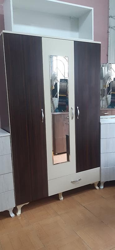 skaflar: 3 Qapi Dolablar Hal Hazirda Anbarda Movcuddur. Sifariwlede ne reng — 10