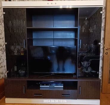 qedimi servant: İşlənmiş, Düz TV altlığı, Polkalı, Laminat, Azərbaycan — 1