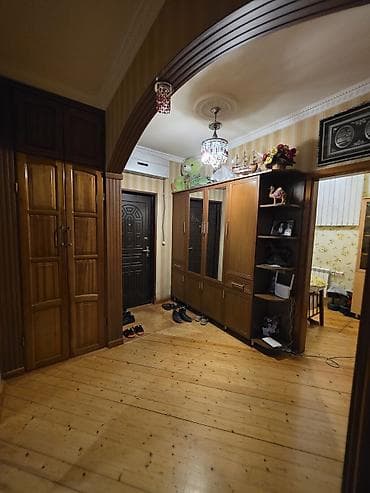 studio menziller: Bakı, Bakıxanov qəs., 3 otaqlı, Köhnə tikili, m. Neftçilər, 55 kv. m — 3
