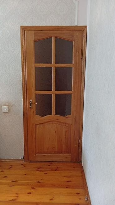 4 ədəd otaq qapısı satılır. Bir ədədi 70azn. Materialı qoz ağacıdır