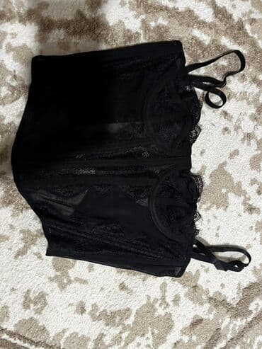 Futbolka və maykalar: Qadın -korset - Rəng: qara - Dizayn: krujeva və şəffaf panellərlə - — 1