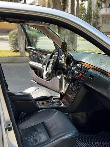 mercedes 208 d: Mercedes-Benz 300: 3 l | 1998 il — 8