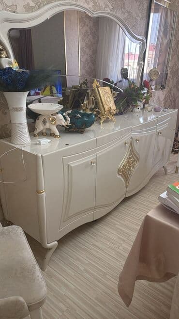 стеклянный журнальный стол: Б/у, ТВ подставка, Турция — 2