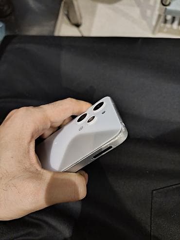 Redmi smartfon – ağ rəng Xüsusiyyətlər: - Arxa tərəfdə üçlü kamera