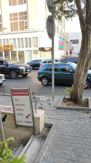 lalafo azərbaycanda ticarət, iş və mənzil axtarışı üzrə ən böyük servisdir: Şəhərin mərkəzində obyekt təcili satılır,ünvan Azərbaycan prospekti — 5