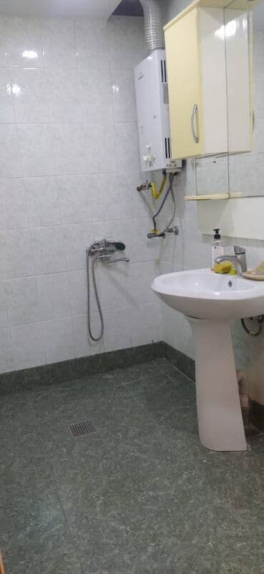 otaq yoldaşı qız: Yeni Yasamal rayonu Günəşpetrolun yaxınlığında, 9 mertebeli binanın — 10