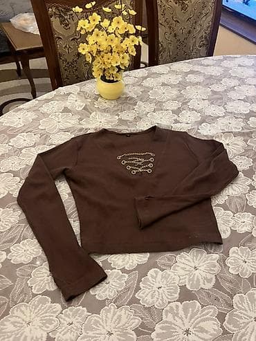 Qadın köynəyi – qəhvəyi rəng, uzunqollu - Model: qısa kəsim (crop) — 2