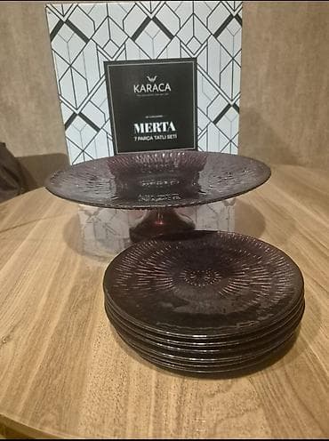 8 mart tort sekilleri: Tort və şiriniyyat qabı, rəng - Bənövşəyi, Şüşə — 1