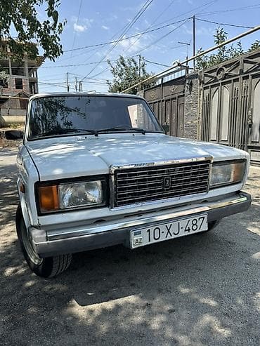 avto lizing: VAZ 2107 sedan – klassik ağ rəng, 4 qapı, arxa ötürücülü. Ili 2005 — 3