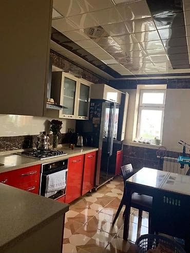 Kirayə 4 otaqlı mənzil. Student qızlar üçün 4 otaqlı mənzil. 1 nəfər