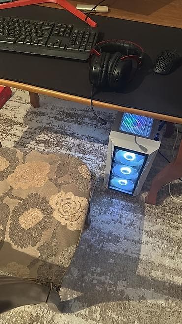 xarab notbuk: Komputer cox super vezyetde az islenib Gigabyte < i 5-12'600 k — 2