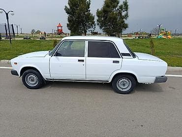prado sukan: VAZ 2107, ağ rəng, sedan kuzov. Klassik dizaynlı 4 qapı — 1