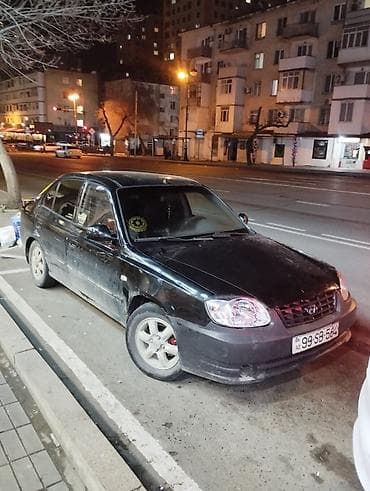 panel satisi: Hyundai Accent sedan (GLS), qara rəng. Texniki xüsusiyyətlər:mator — 2