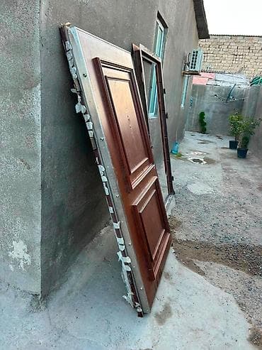 qir: Seyf qapi 195/108sm
200azn qiymet sondur
Razin 4765 leli — 1